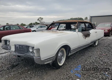 1968 Oldsmobile 98 z USA, uszkodzony, nr VIN 386698M255230